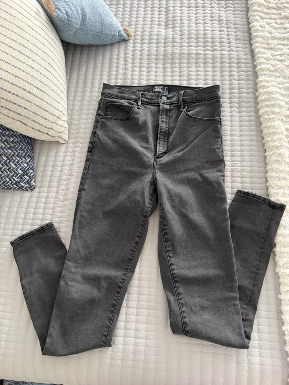 Abercrombie & Fitch Women's Skinny Jeans - Charcoal